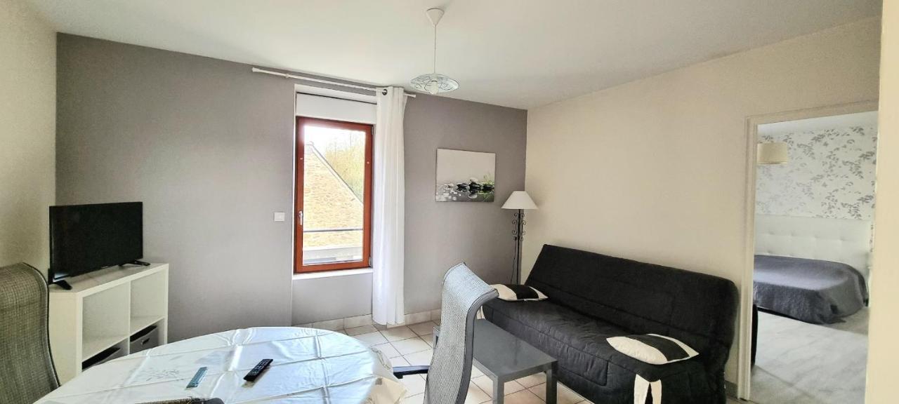Spacious Near The Sea In Apartment